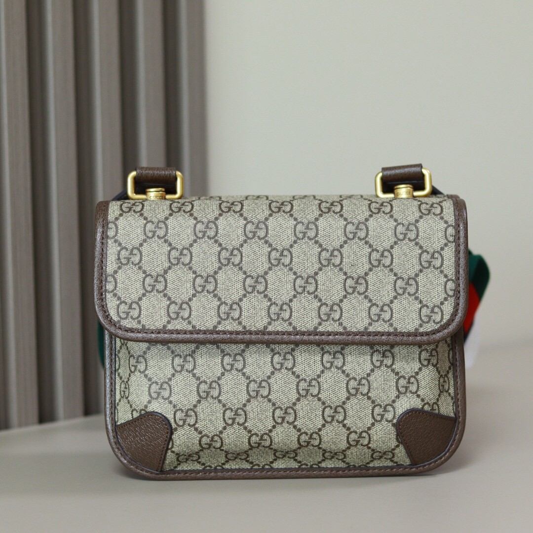 GUC Pockets 22X16.5X4cm