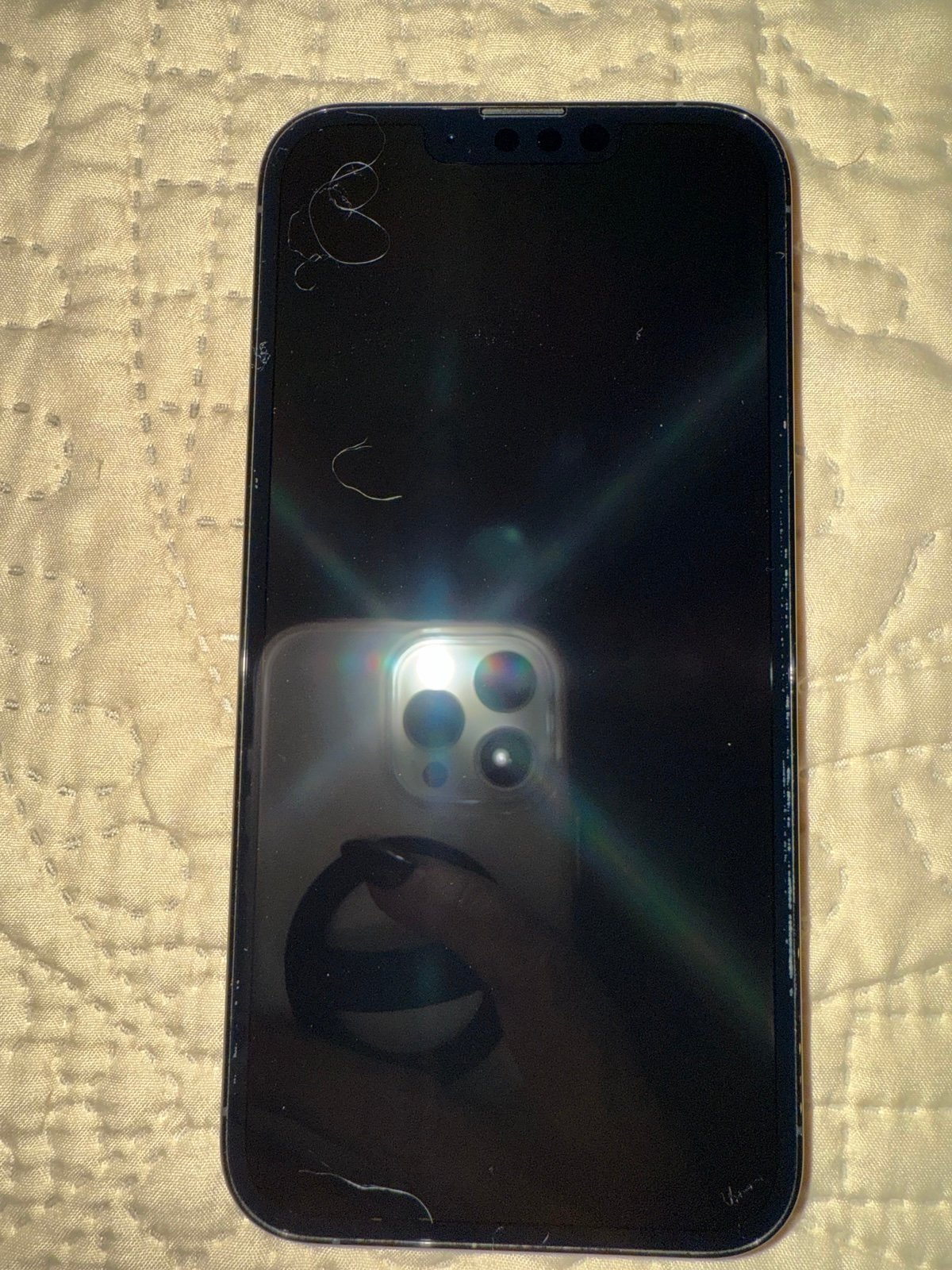 iphone 13 pro 8B52