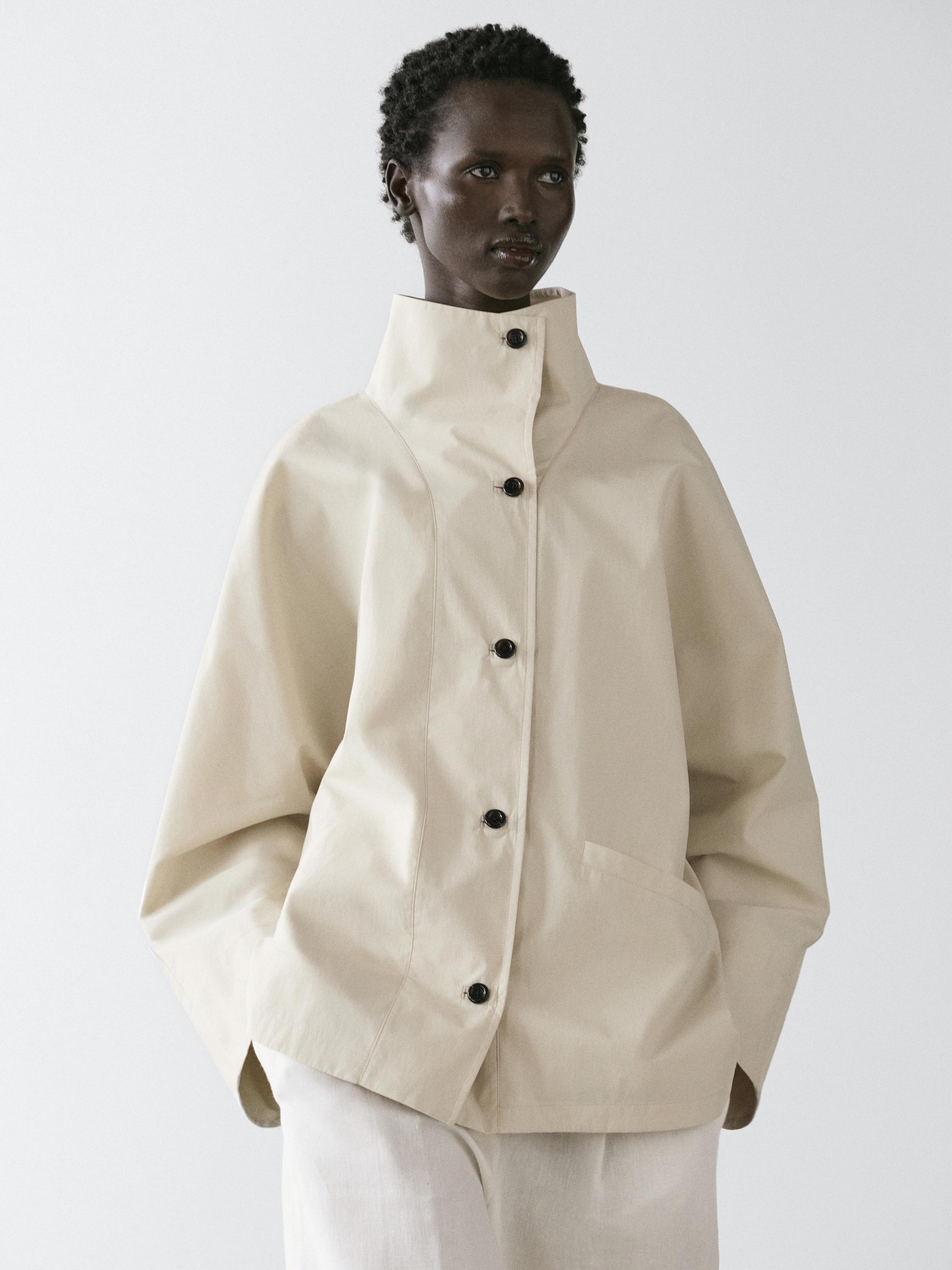 Chaqueta detalle cuello subido