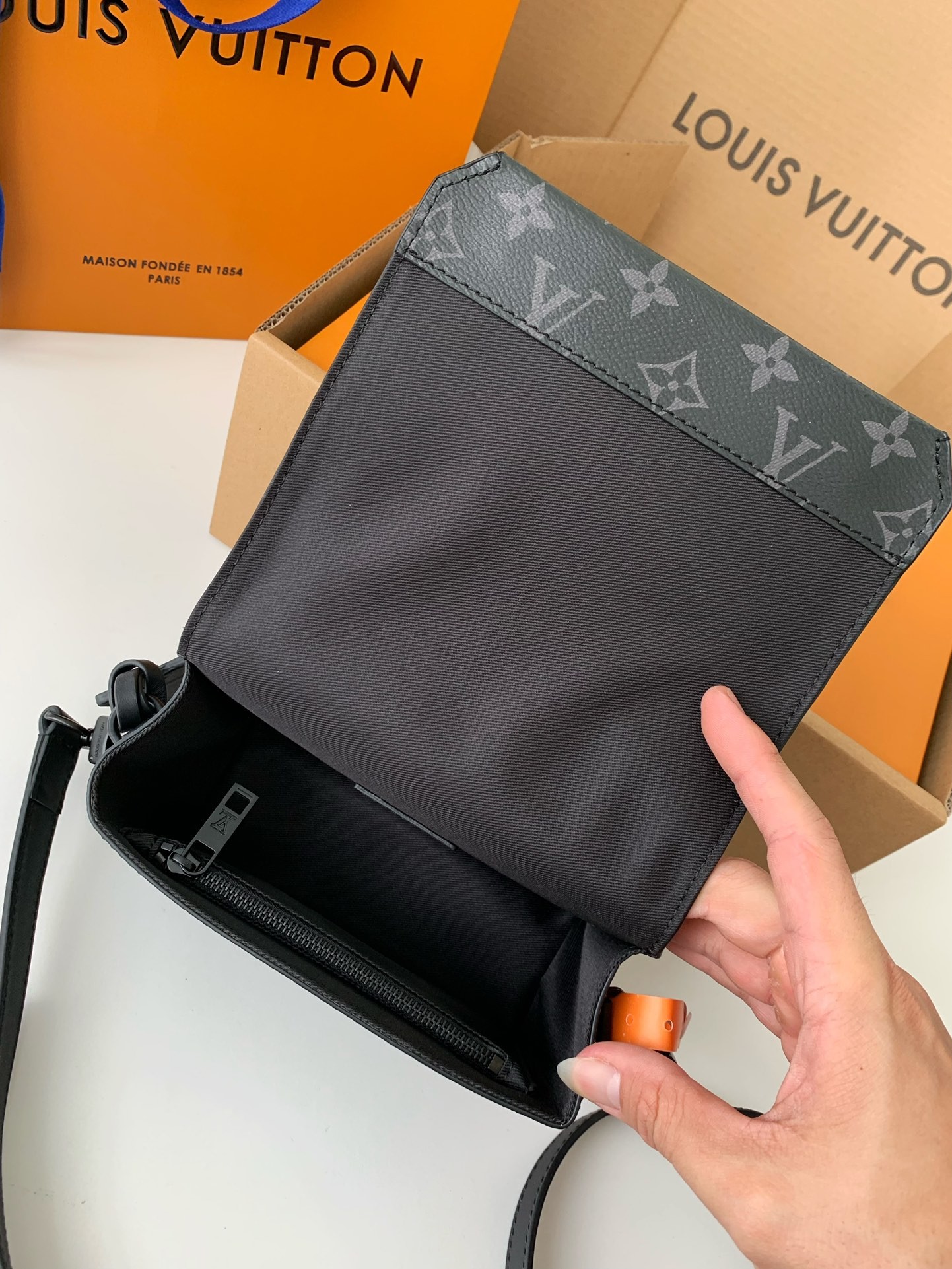 LV FLAP 17.3*12*7cm