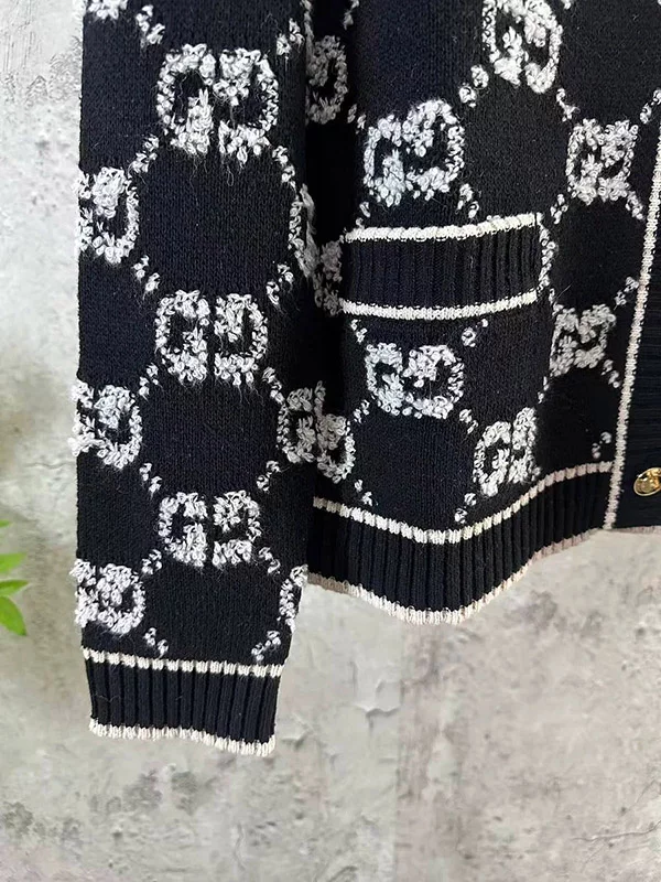Round neck letter thick wool cardigan MY-93214