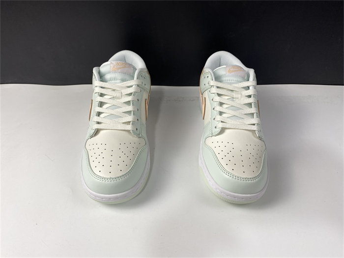 NK Dunk Low Barely Green DD1503-104