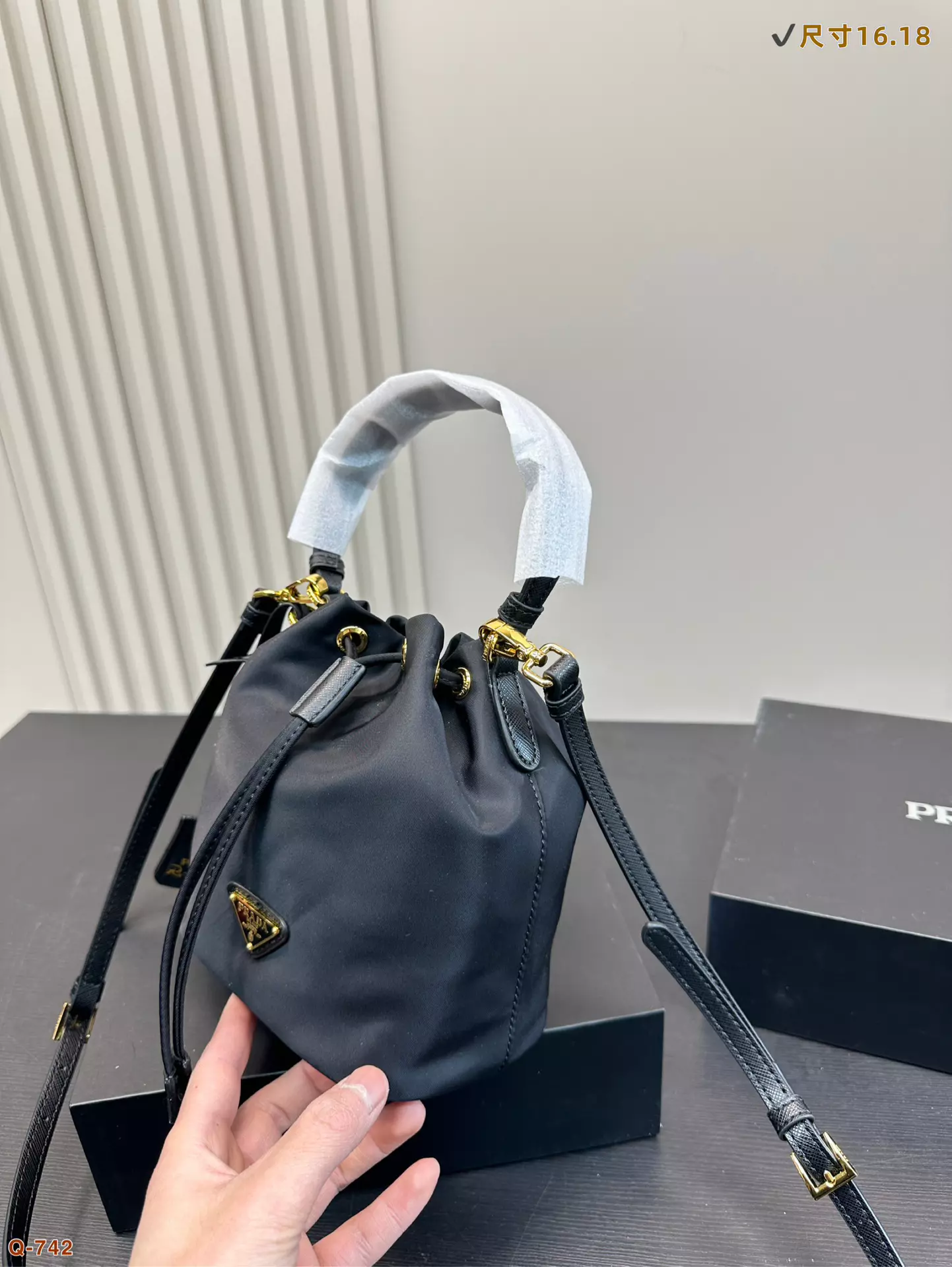 Fashion Size 6.3″x7.1″ Bucket bag with Adjustable Straps BB-921851