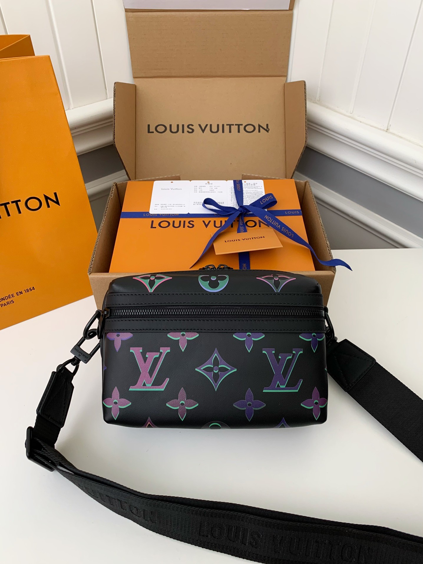 LV  COMET 21.5*14*7.5cm