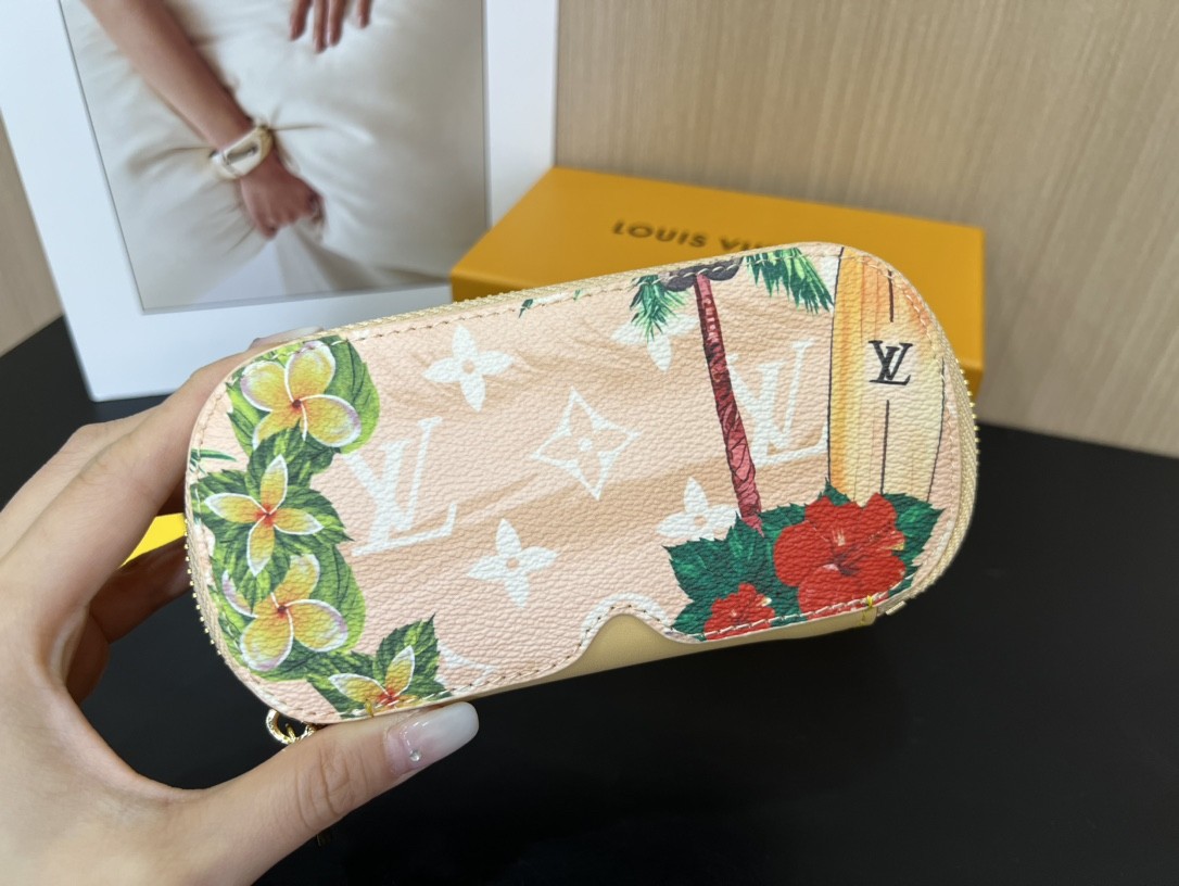 LV Glasses case