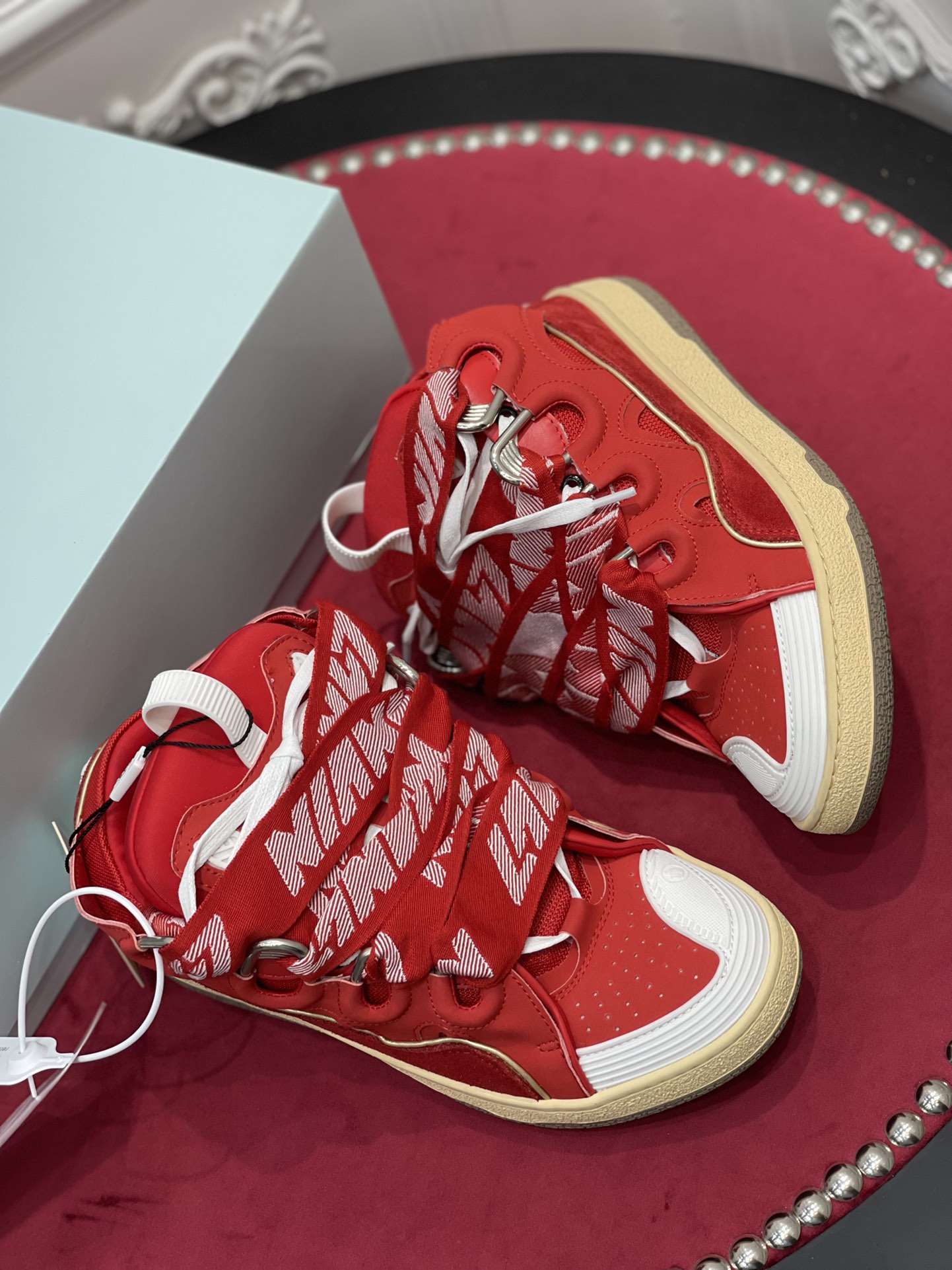 LAN Curb Sneaker..
