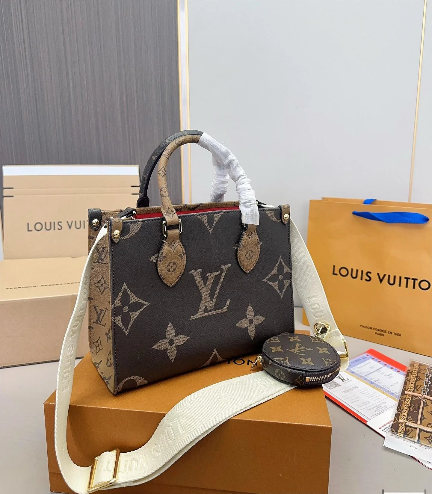 【Louis Vuitton】OnTheGo PM ★Easy to use!! Can also be worn as a crossbody bag♪