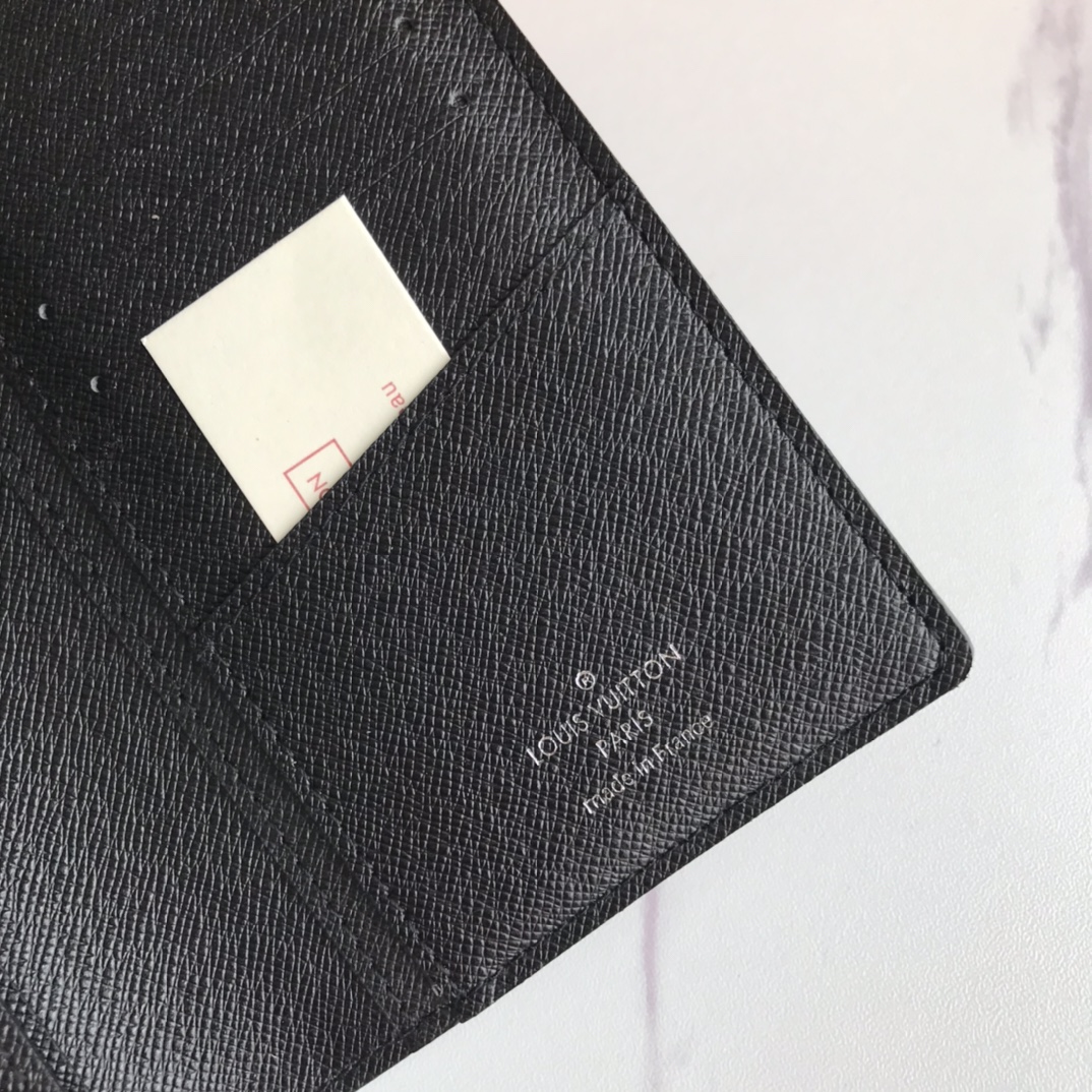 Long Wallet 7.5″x3.9″x0.8″ BB-918000144