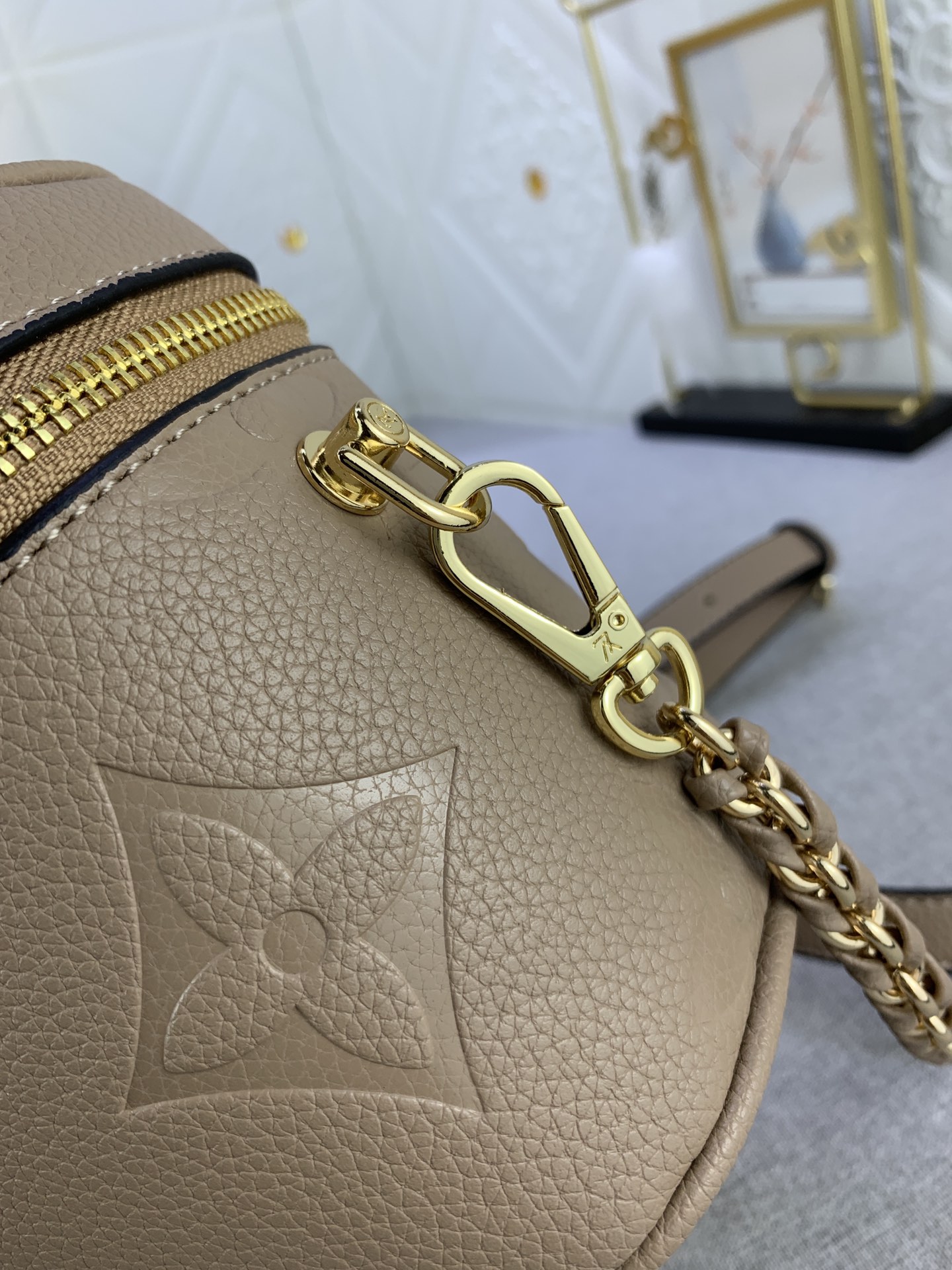 4 colors Woman’s Handbag 7.5″x5.1″x4.3″ BB-918000498