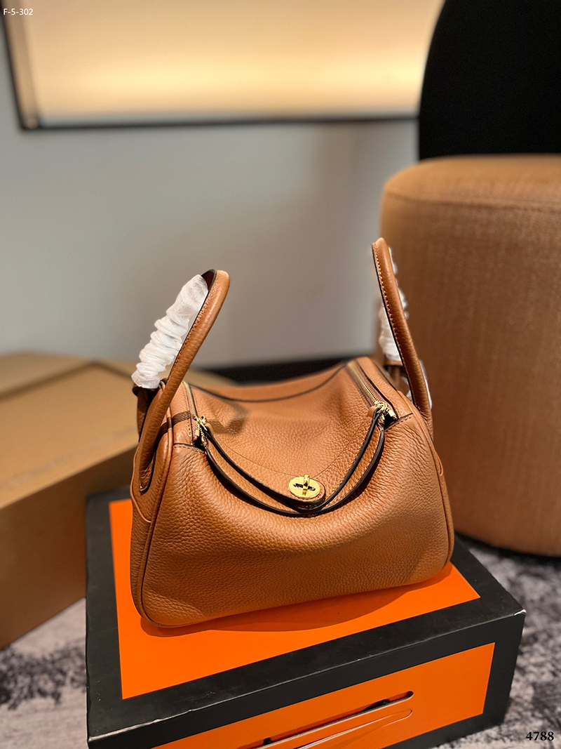 Big:10.2″x6.3″ Small:7.1″x5.1″ leather Woman’s Handbag BB-921048