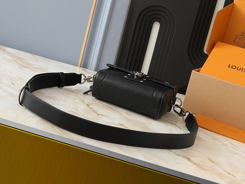 7.5″x5.9″x2.8″ Black Embossed Leather White Lining Hand bag With Adjustable Strap BB-921433