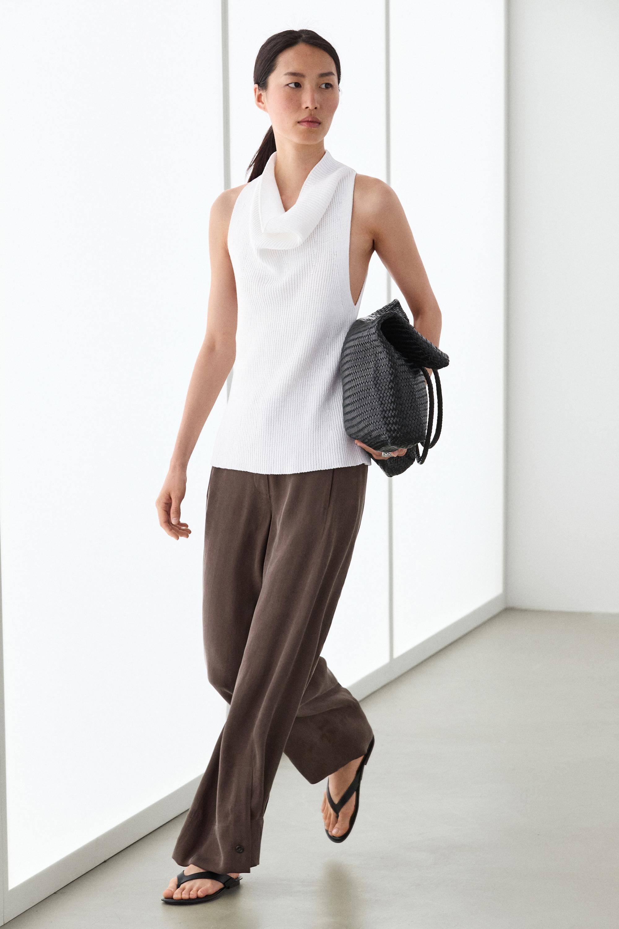 Pantalón fluido bajo botón total look