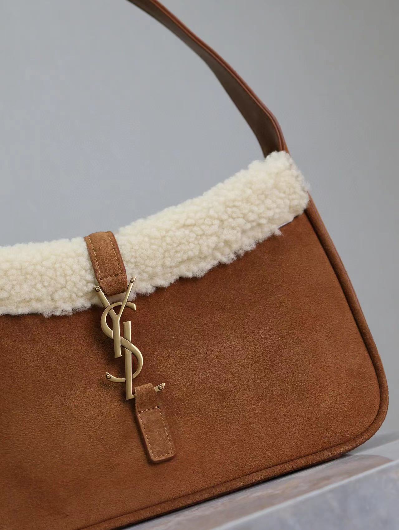 Fashion 9.8″x5.5″x2.4″ Adjustable Strap Cashmere Handbag BB-921171