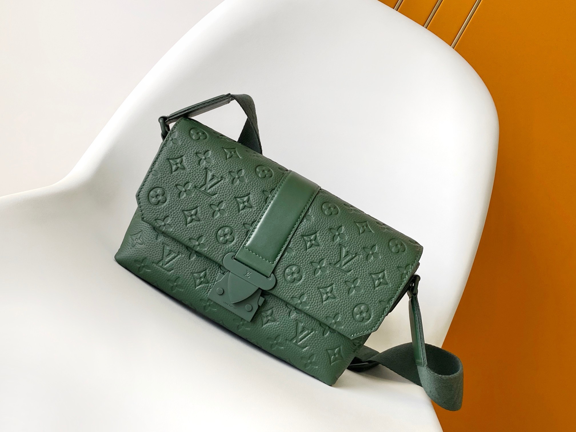 LV Messenger Bags M24439 Size：28x16x10cm