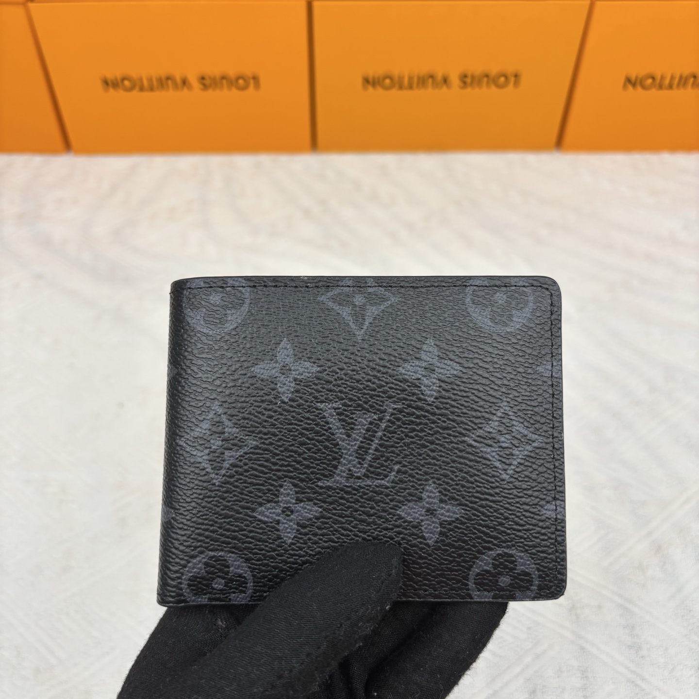 Q01： Louis Vuitton Multiple Wallet in Monogram Canvas
