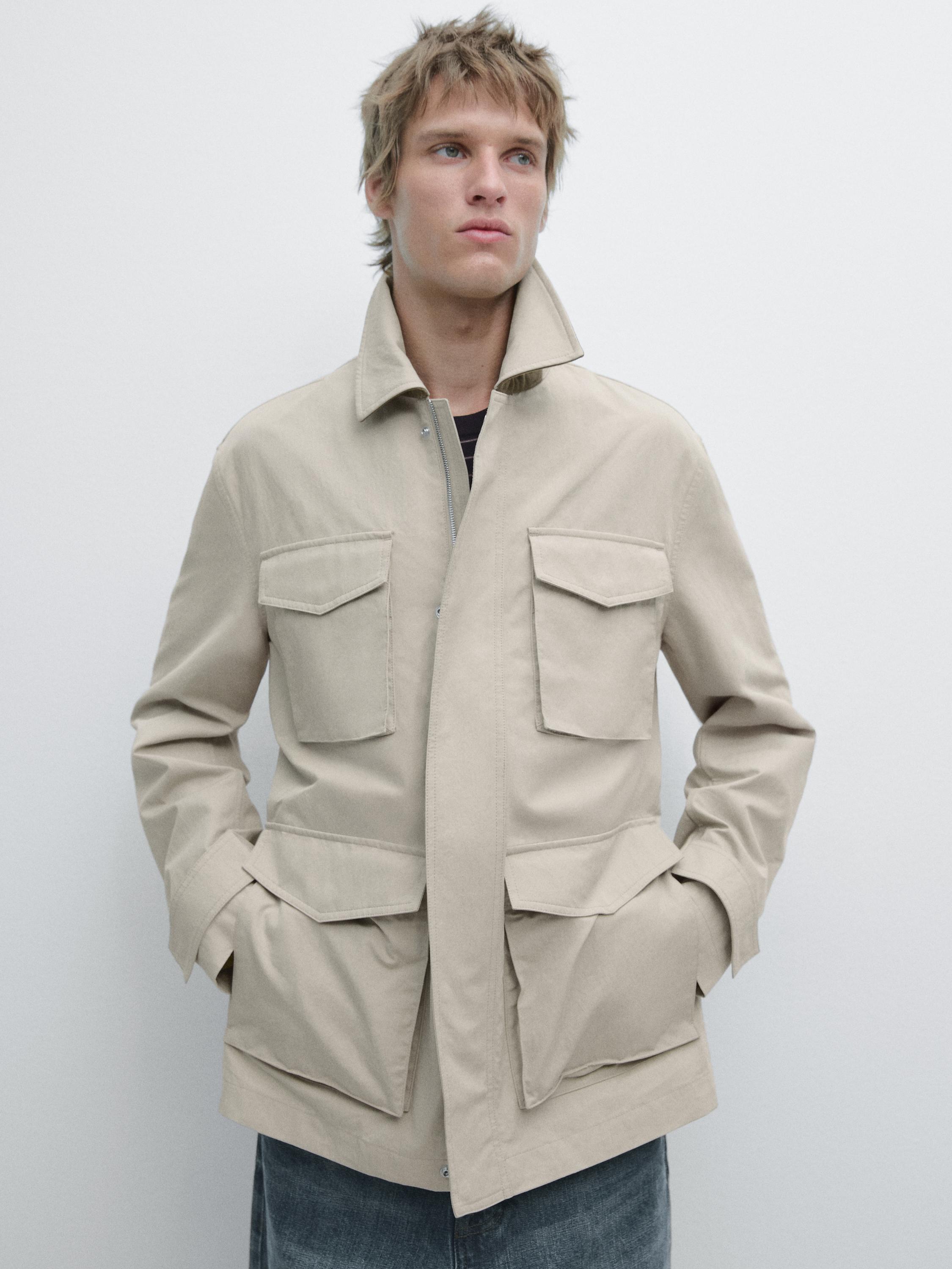 Chaqueta detalle bolsillos