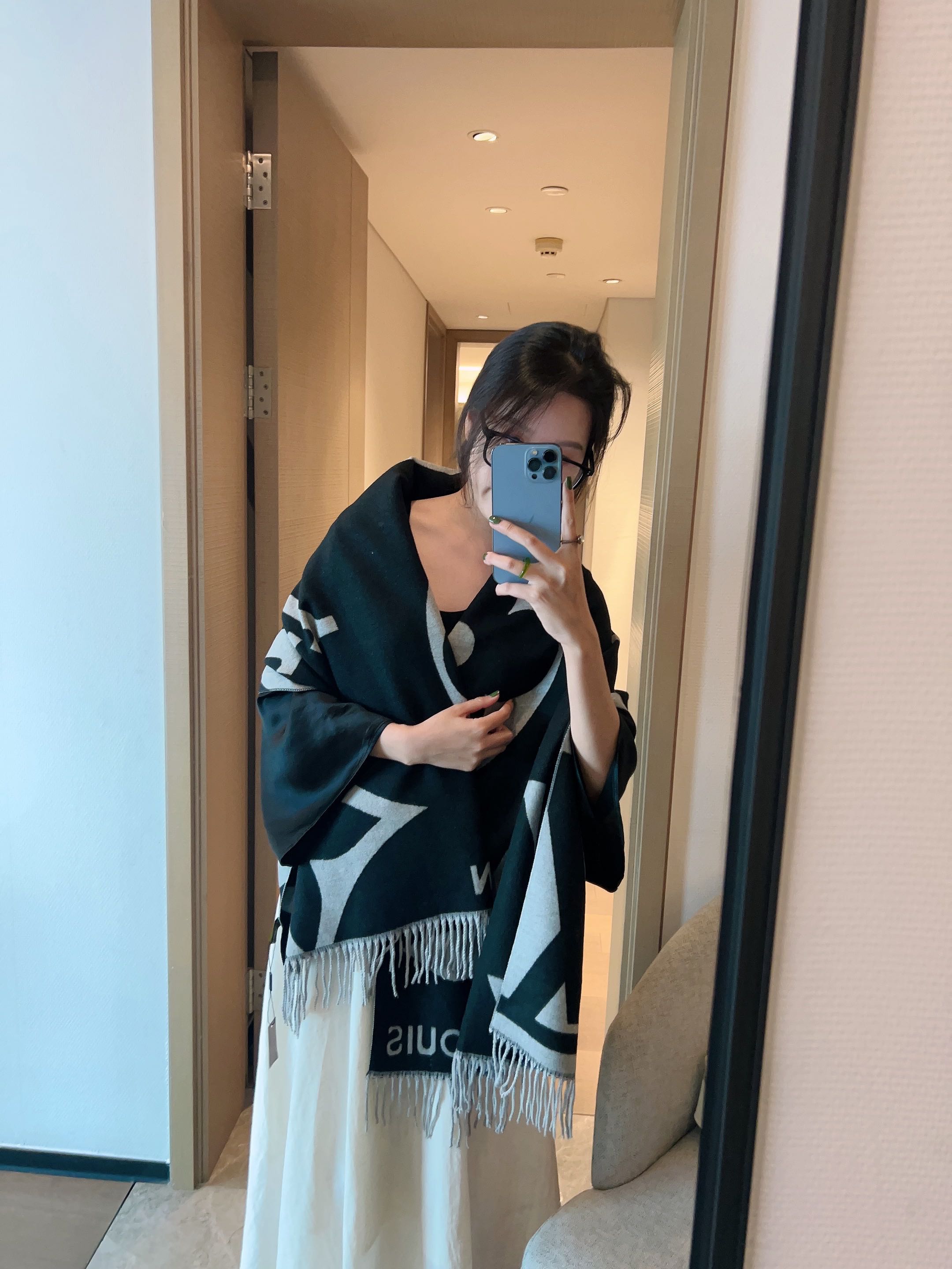 180*65cm Fashion Rabbit Velvet Scarf WJ-985119