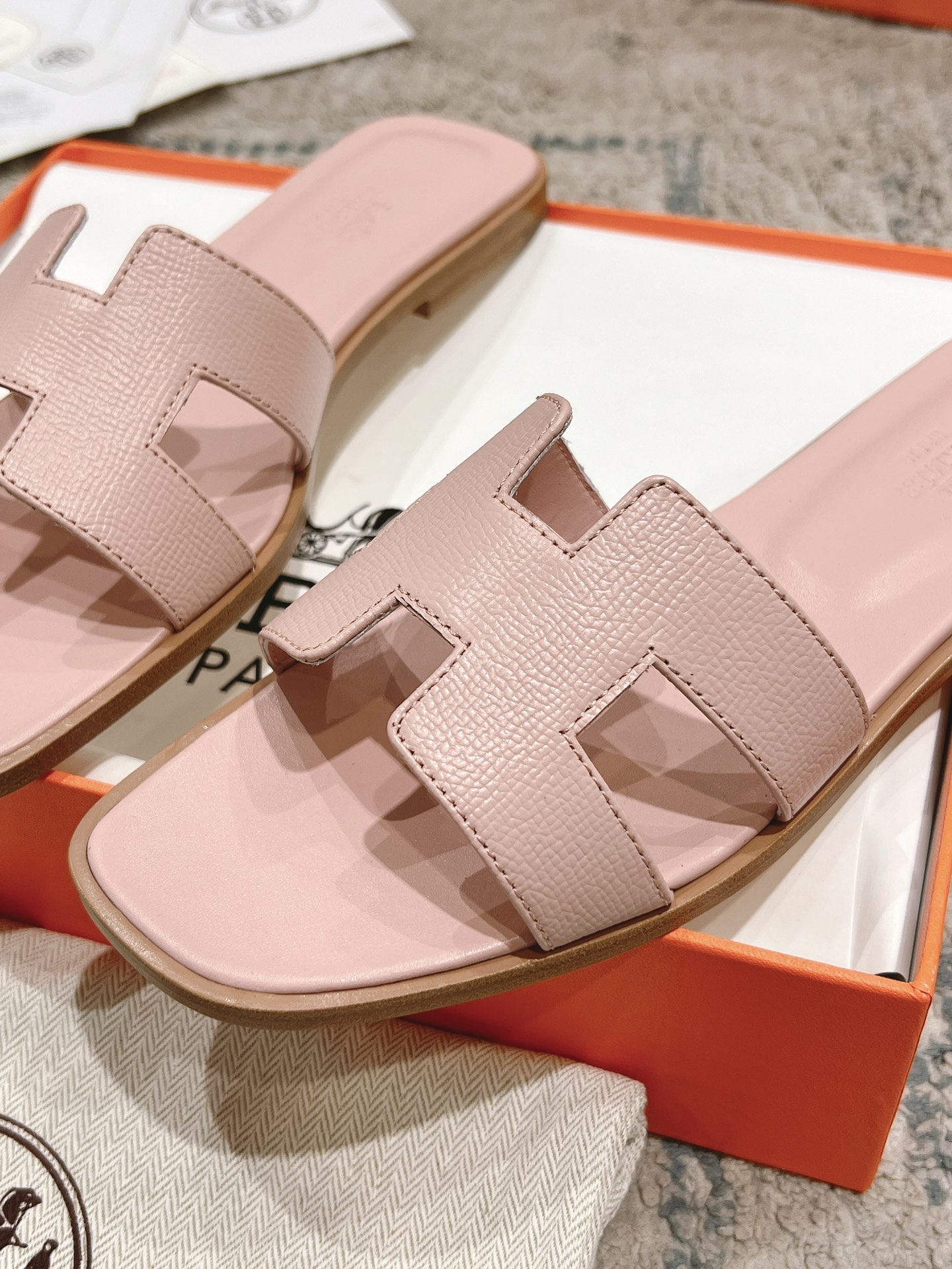 Fashion Leather Pink Sandals With Open Toe LX-872098