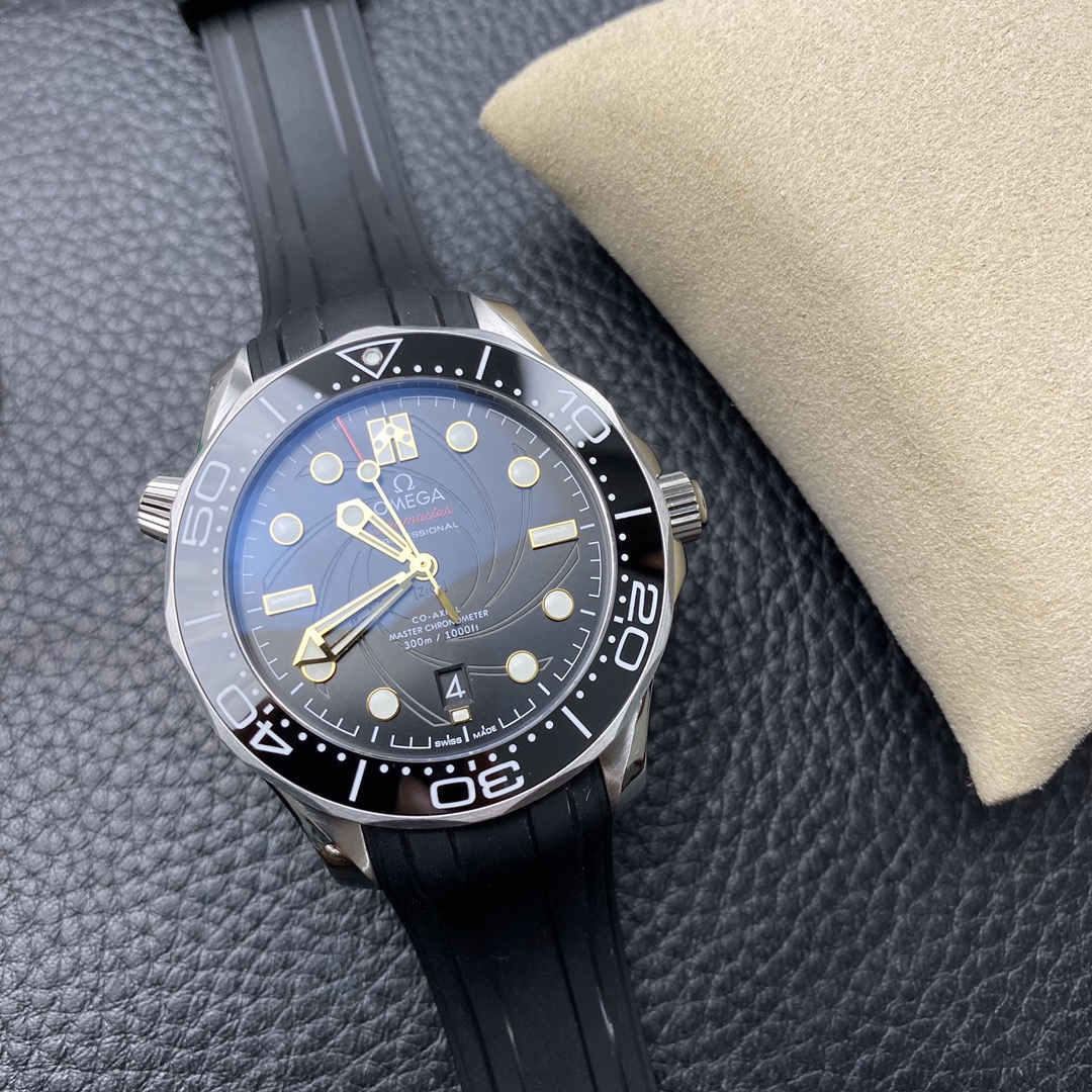 VSF Seamaster 300M 007 Replica – 42mm Stainless Steel James Bond Diver Watch