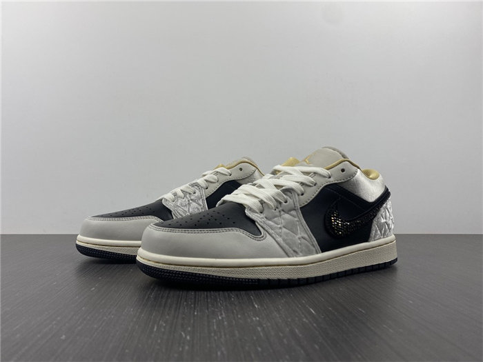 JRD1 Beaded Swoosh DV1762-001