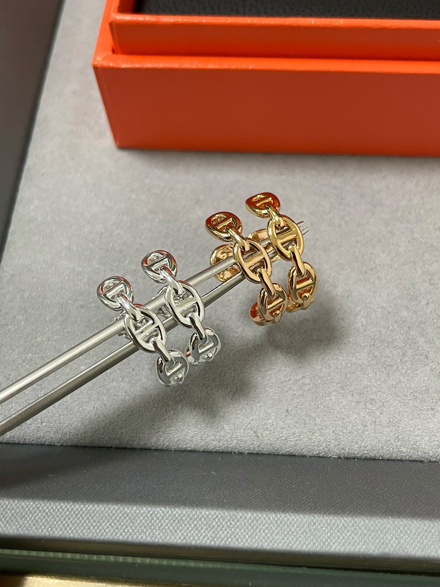 Classic Half around Earrings HHED-911001