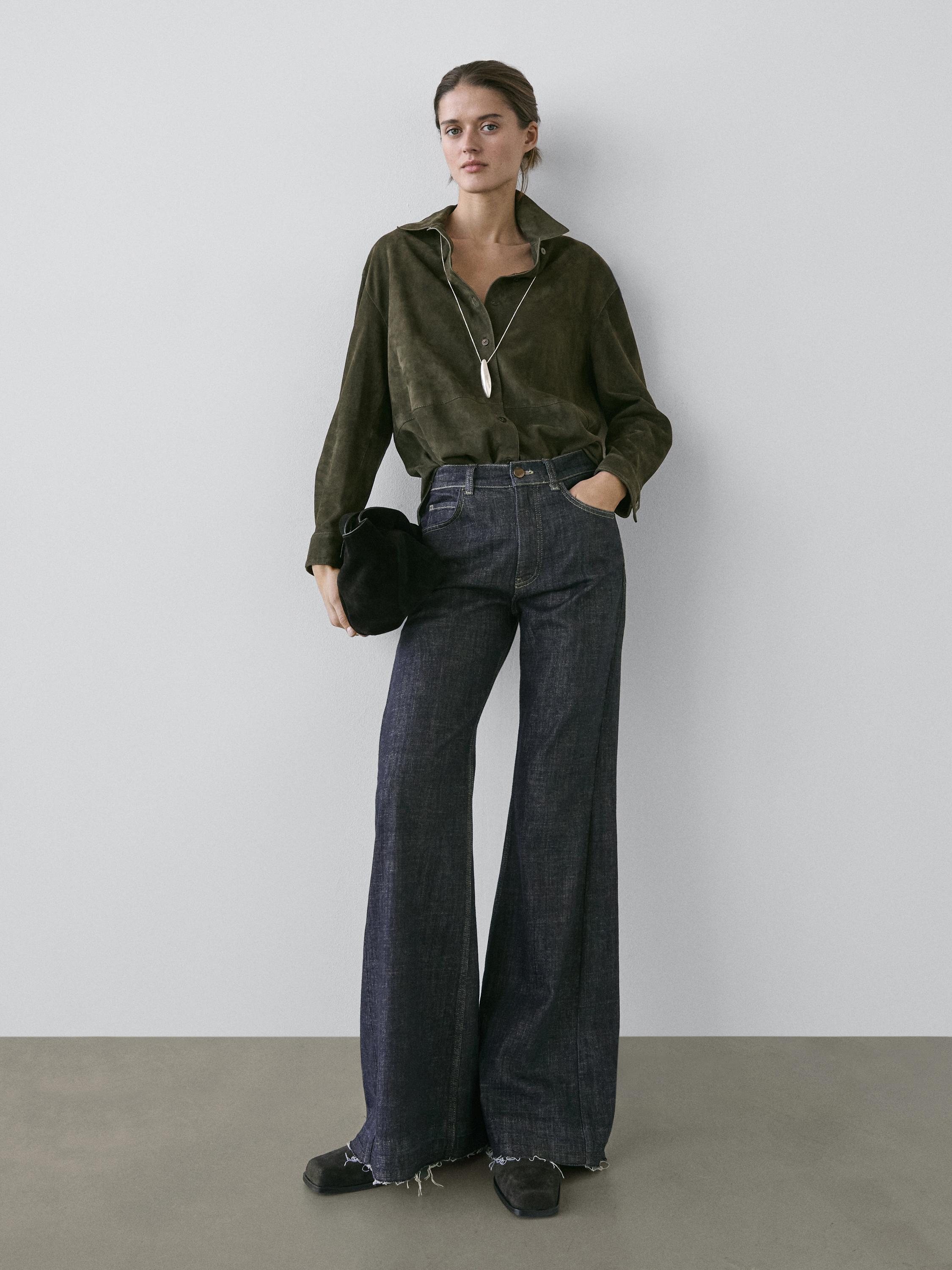 Jeans flare fit tiro alto
