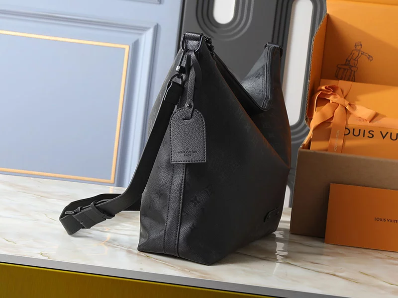 16.1″x12.6″x4.3″ Genuine Leather Handbag with adjustable strap BB-9211003