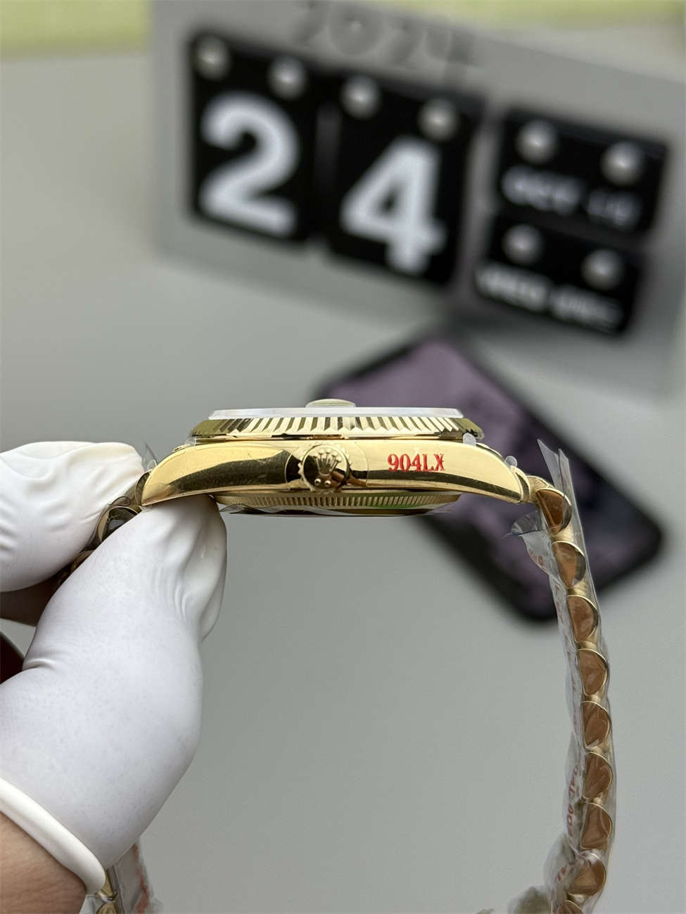 Rolex Day-Date 36 Green Roman Replica (QF Factory) – 158g Tungsten Gold
