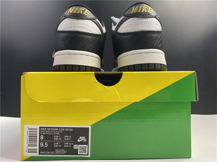 NK SB Dunk Low Supreme Stars Black DH3228-102