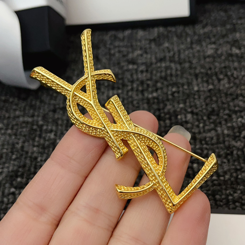Golden Brooch QTXZ-9110131