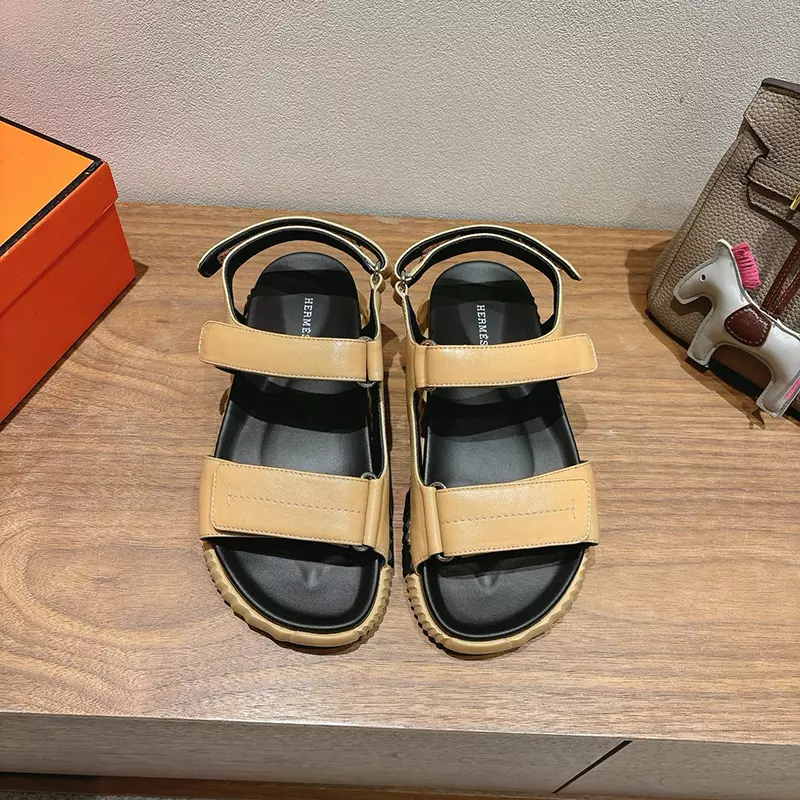 Fashion High Quality Sandals LX-872328