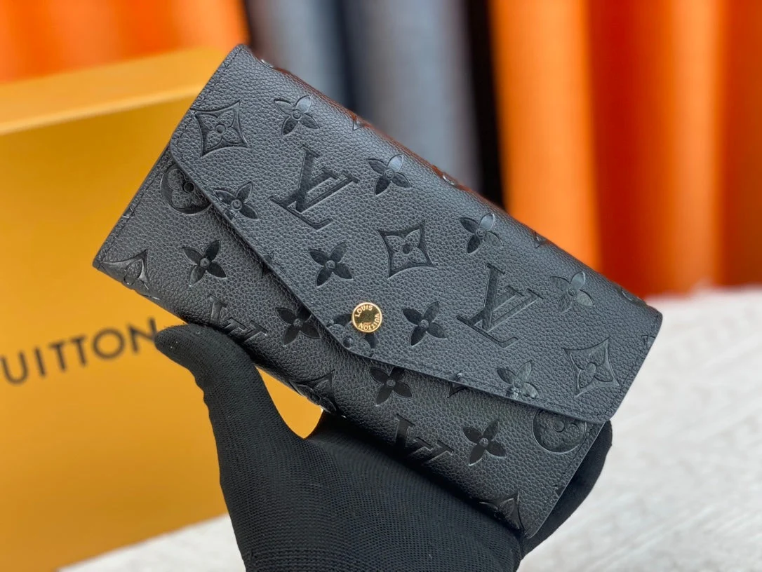 [Louis Vuitton] Diamond-embossed Sarah wallet, available in 4 colors, limited edition.