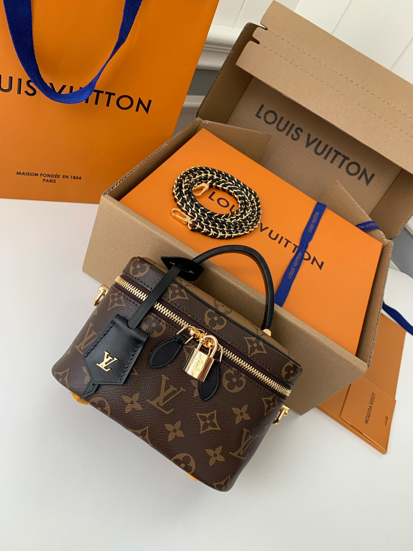 LV  VANITY M45165 19*13*11cm