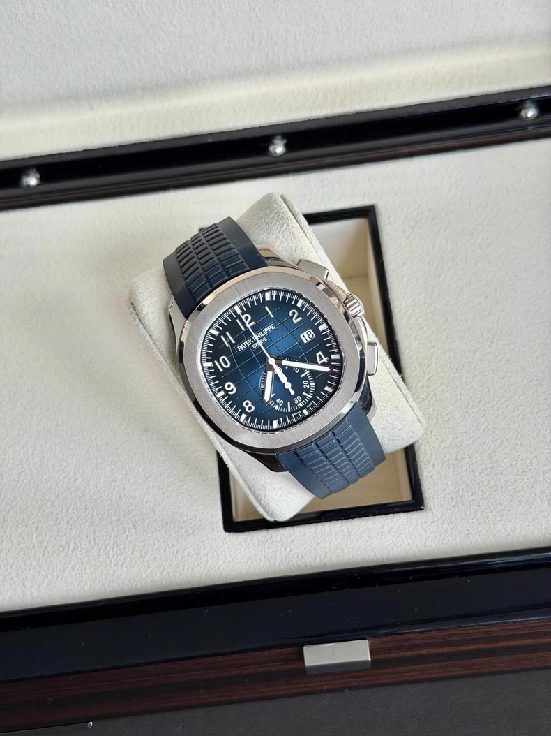 Patek Philippe Aquanaut Mens Watch 5968G-001