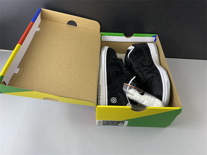NK SB Dunk Low Medicom Toy CZ5127 001
