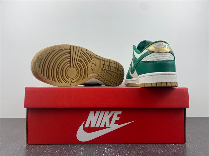NK Dunk Low Malachite University Gold FB7173-131