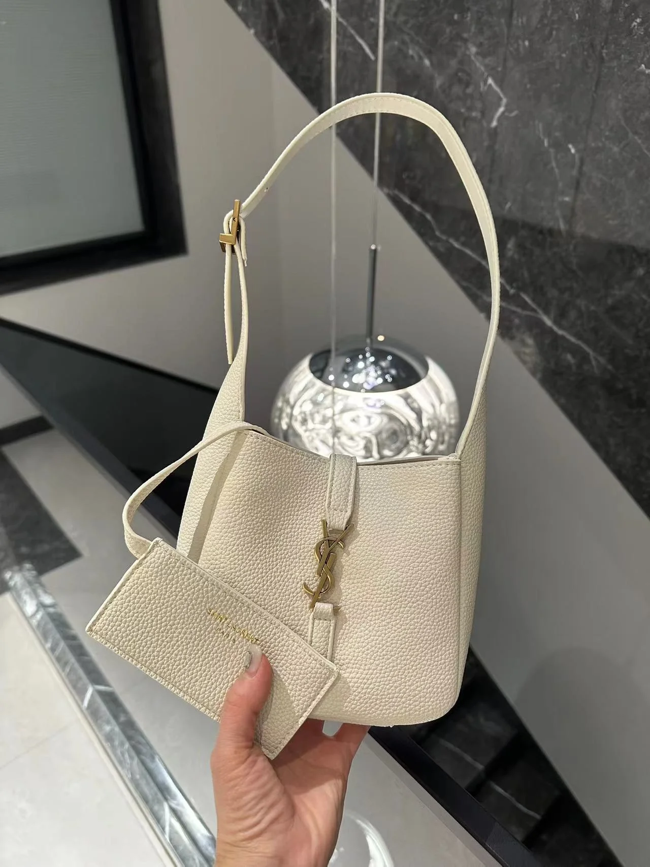 [Saint Laurent] LE5A7 BABY Soft Grain Leather