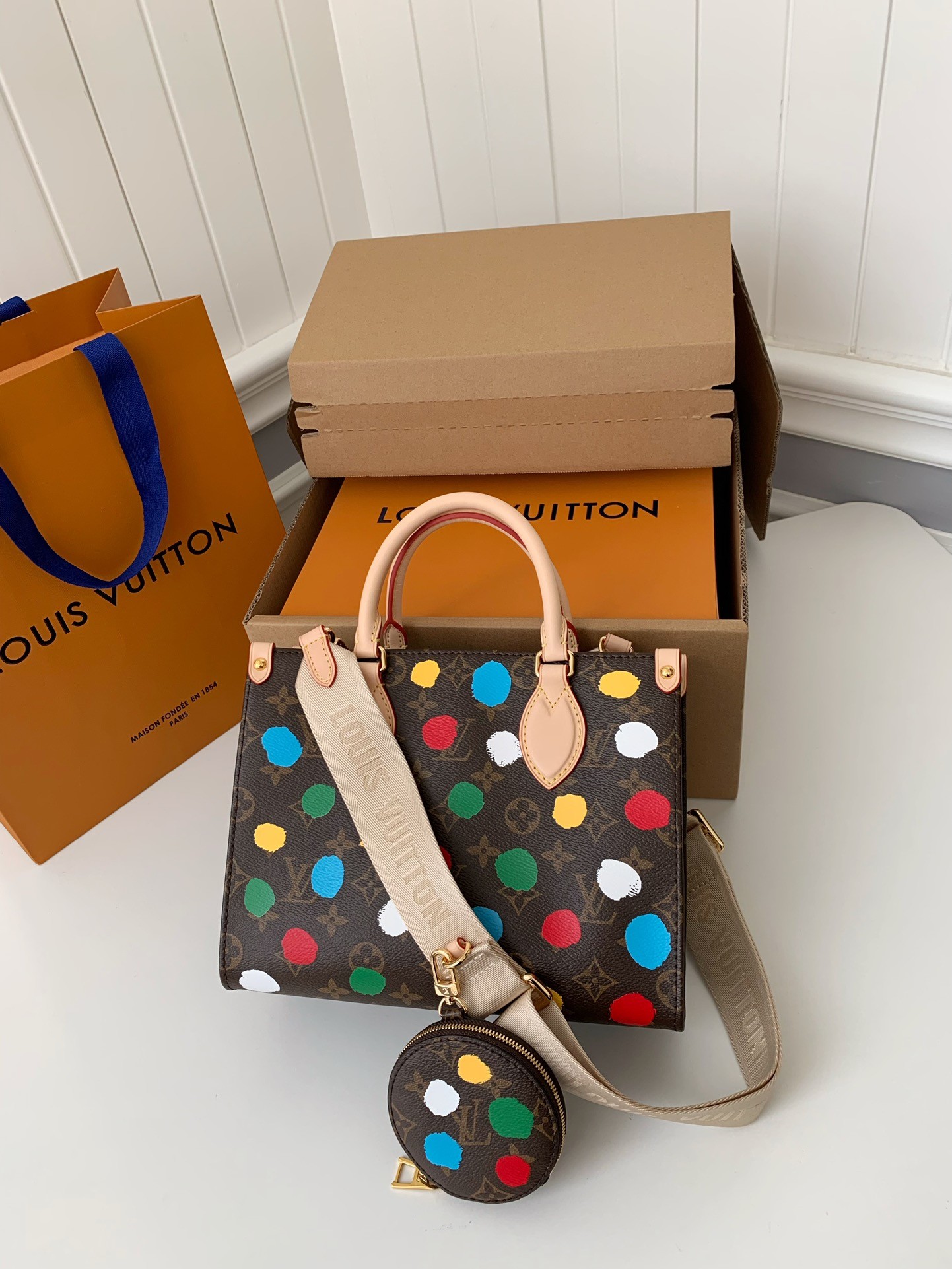 LV x YK ONTHEGO 25*19*11.5cm
