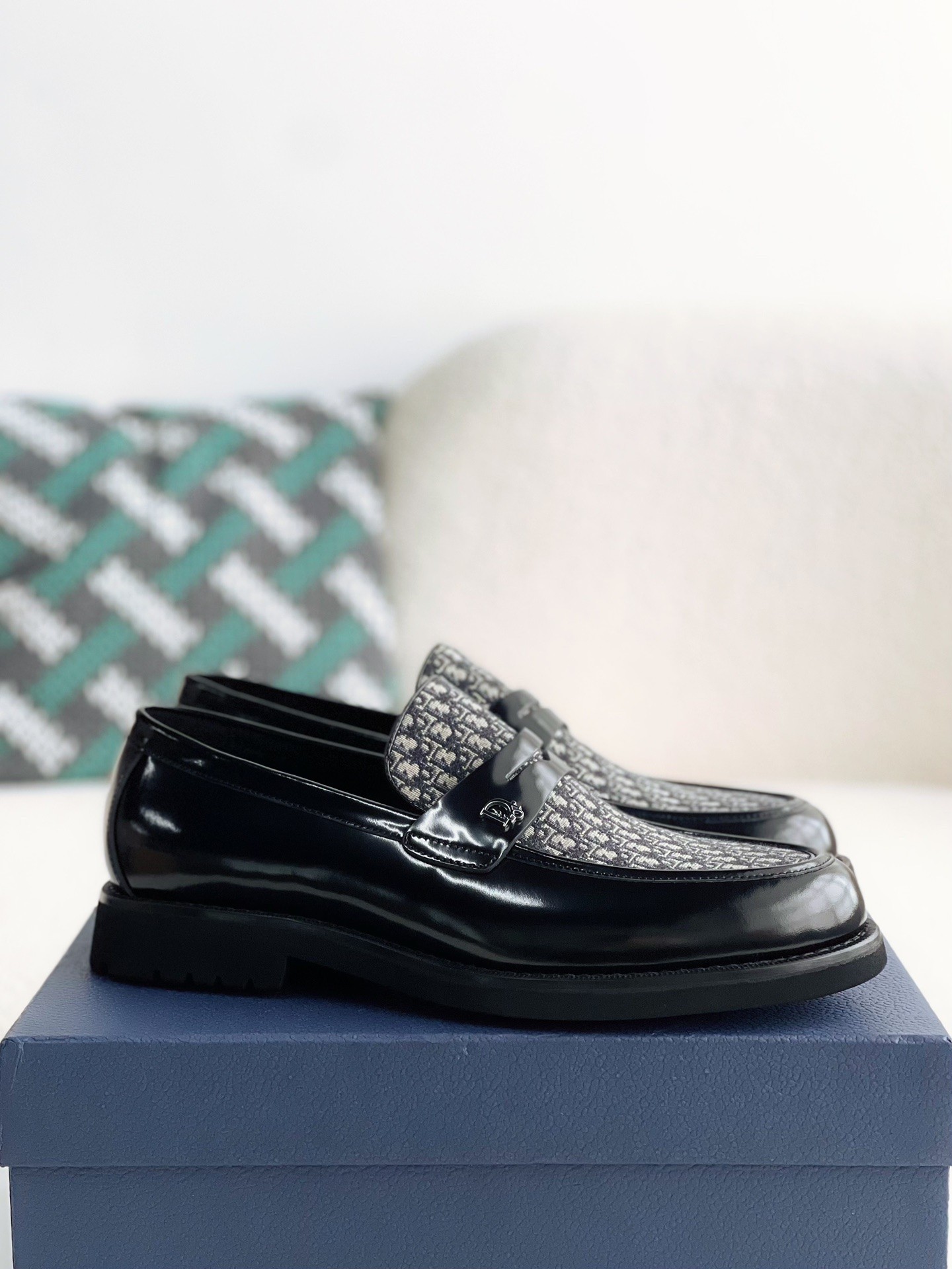 DR  Men's Leather Shoes