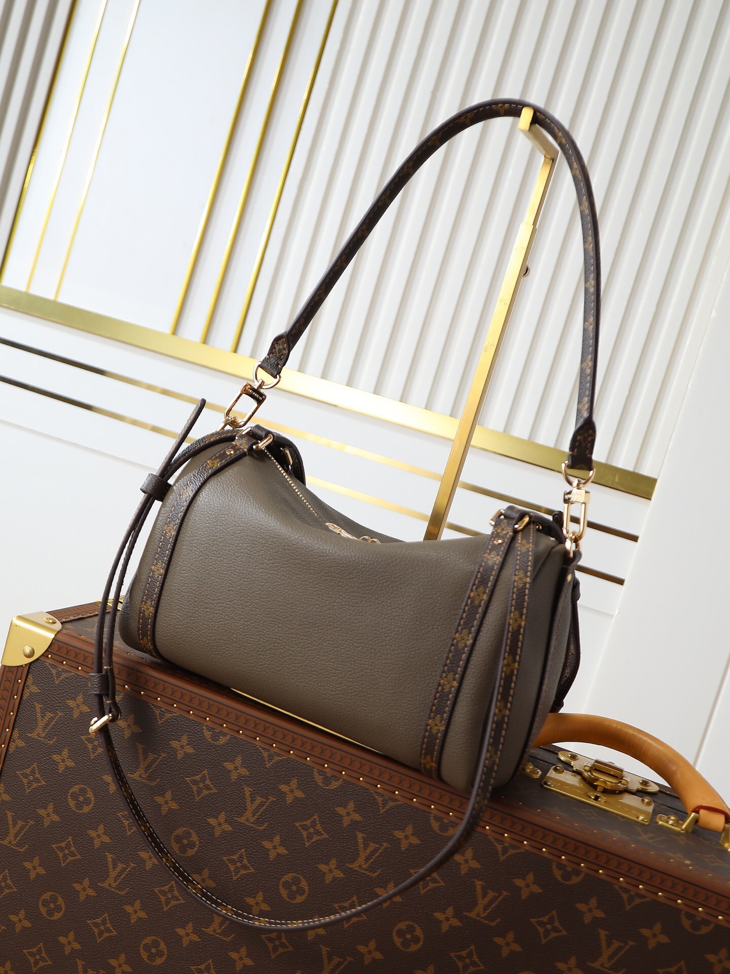 LV EXPRESS M26360 Size：26x17x13.5cm