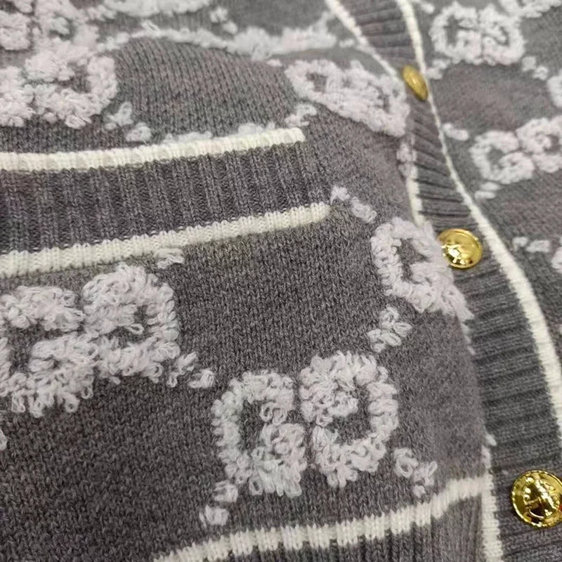 Round neck letter thick wool cardigan MY-93213