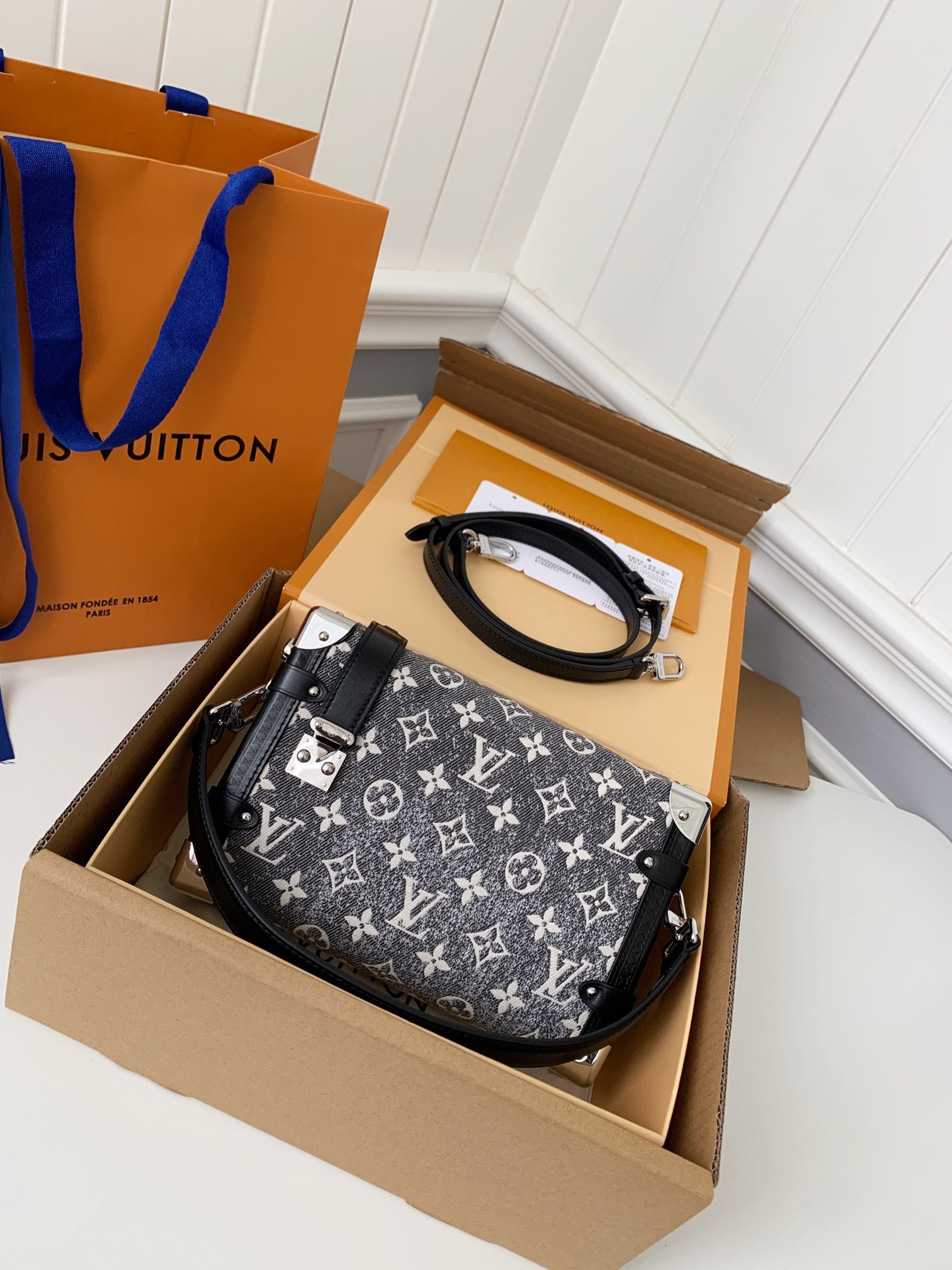 LV SIDE TRUNK   M21460 SIZE:21*14*6m