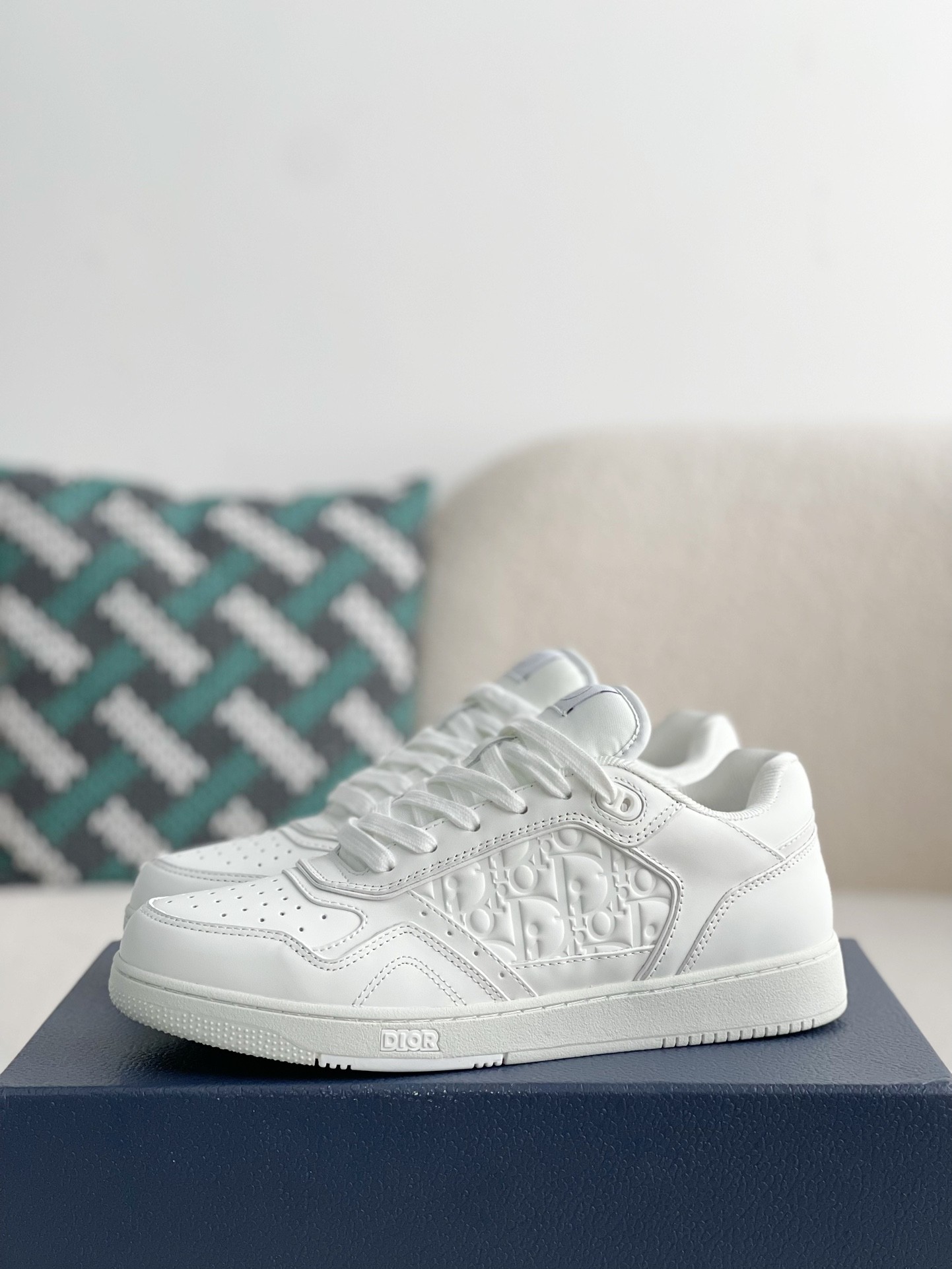 DR B27 Oblique Sneakers