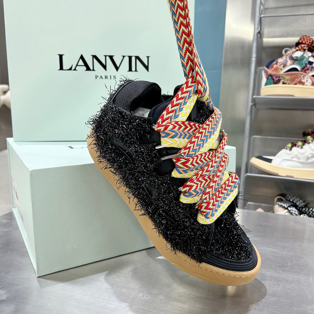 LAN Leather Curb 4