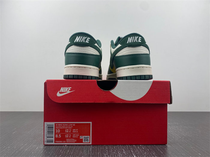 NK Dunk Low SE Noble Green FD0350-133