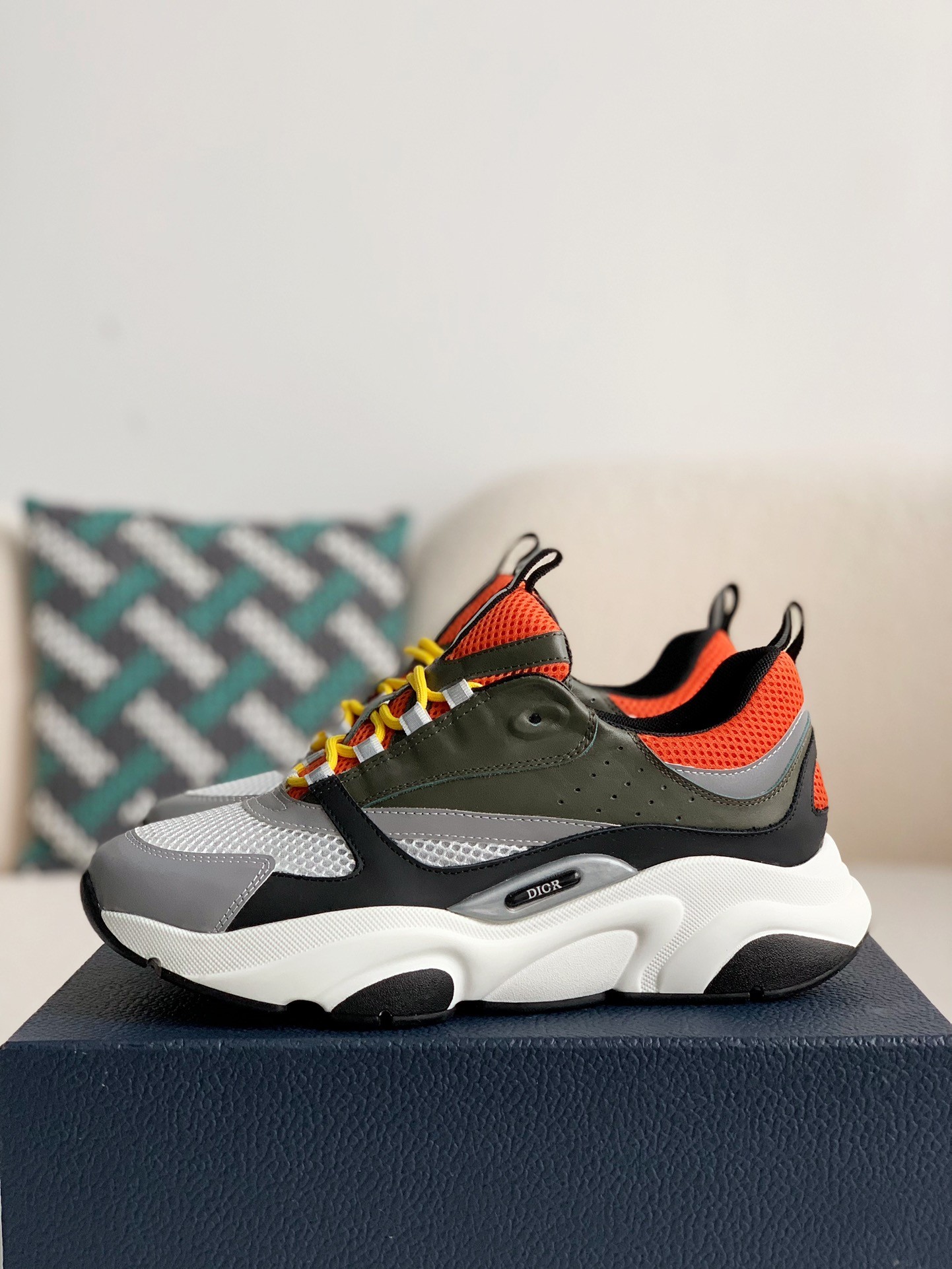 DR classic B22 Clunky Sneaker