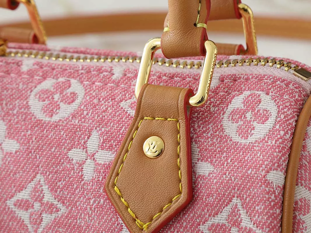 3 Colors Size 6.3″x3.9″x3.0″ Woman’s Handbag with straps BB-11026