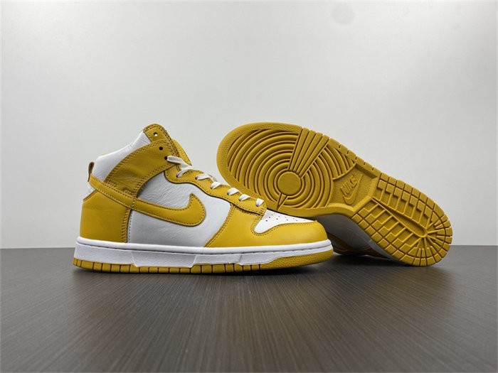 NK Dunk High Dark Sulfur DD1869-106