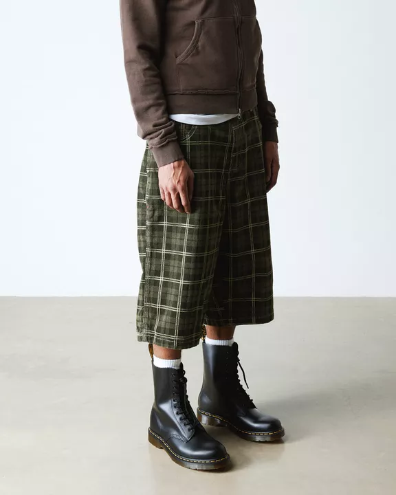 1490 Smooth Leather High Lace Up Boots