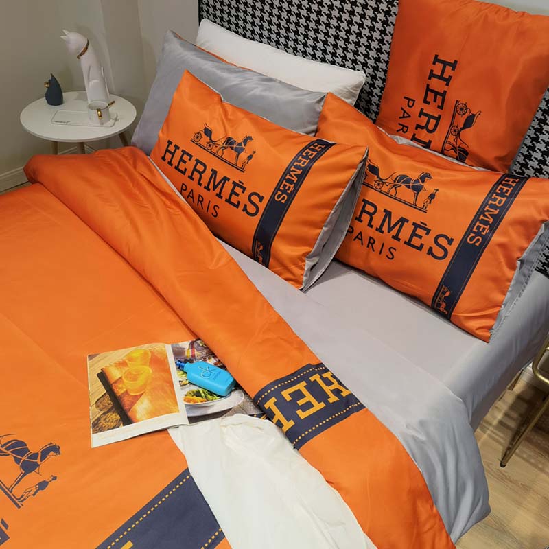 Fashion Pure Silk Digital Print Bedding Sets(1 Quilt,1 Sham,1 pillow cases)SJT-986038